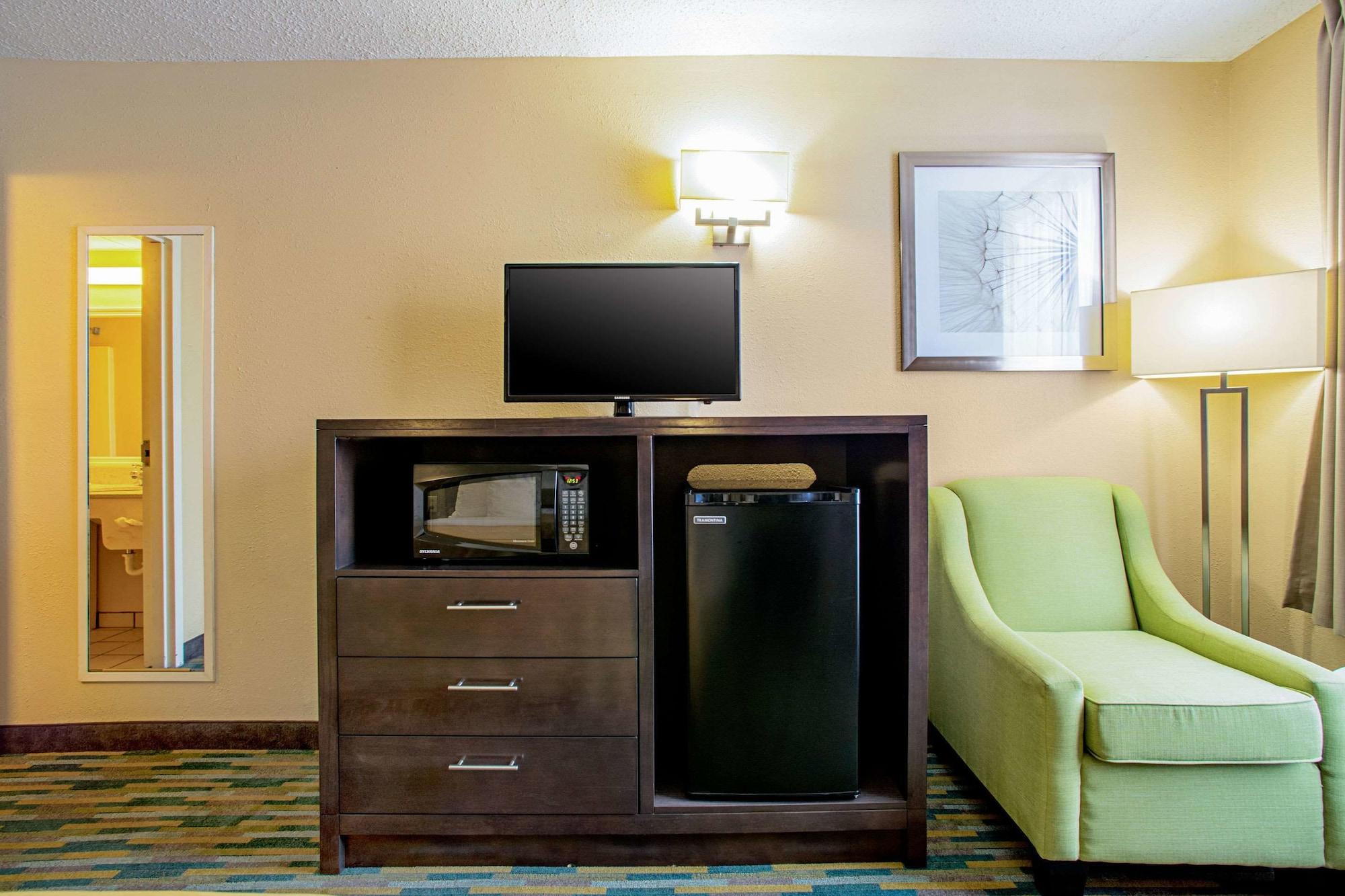 Quality Inn Near Six Flags St. Louis Pacific Bagian luar foto